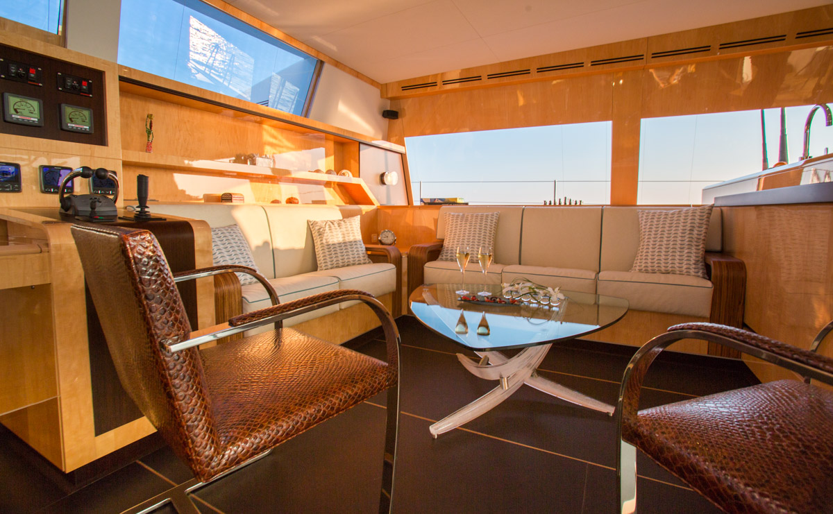 Catamaran WINDQUEST - Salon Seating.jpg