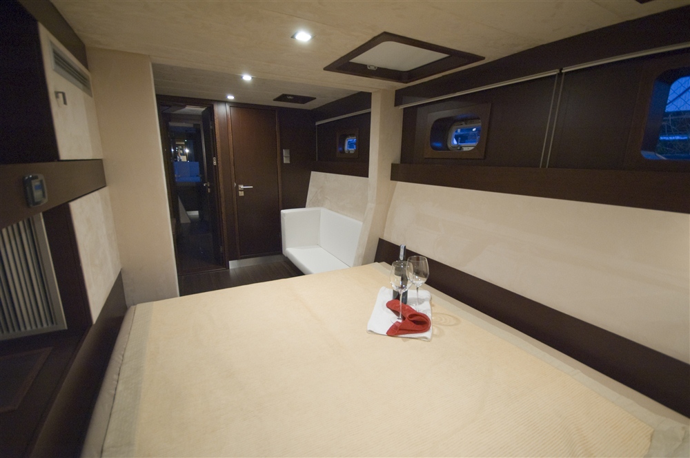 CatamaranTURETE -  Guest Cabin 3.jpg