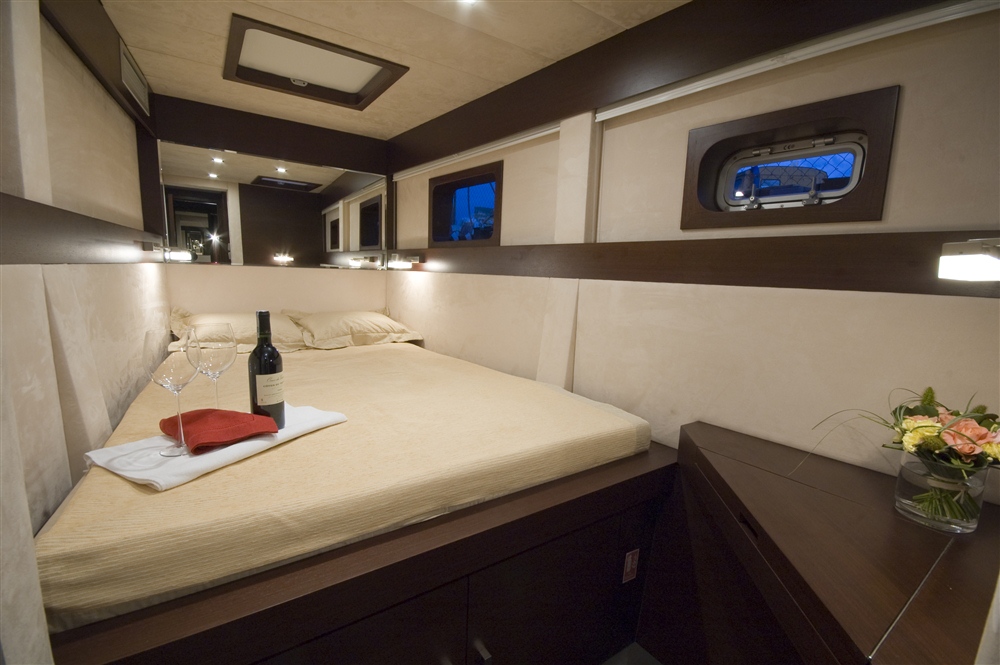 CatamaranTURETE -  Guest Cabin 5.jpg