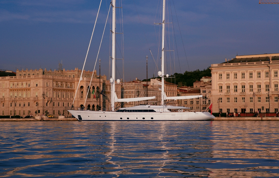 Charter Yacht Rosehearty by perini Navi.png