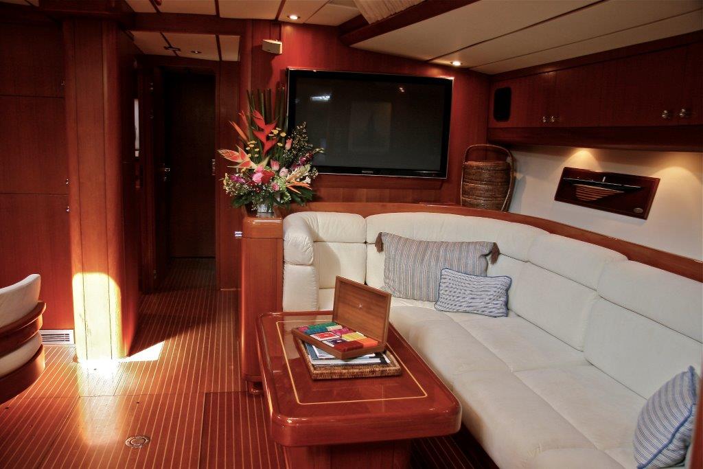 Charter yacht Aspiration - Saloon.jpg
