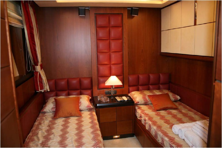 Charter yacht ITACA CLUB -   Twin Cabin.jpg