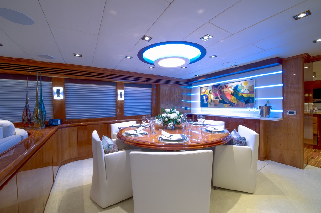 Charter yacht RESTLESS - Dining.jpg