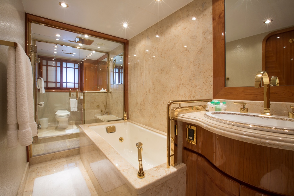 Charter yacht RESTLESS - Master Ensuite.jpg