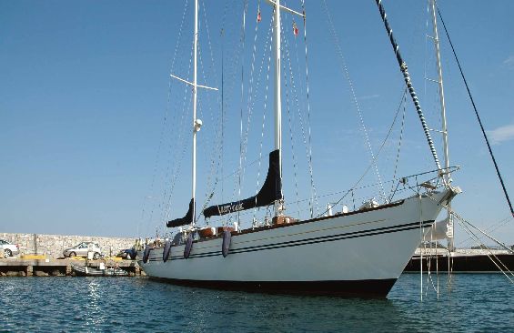 Classic Yacht Lady Sail -  Bow.jpg