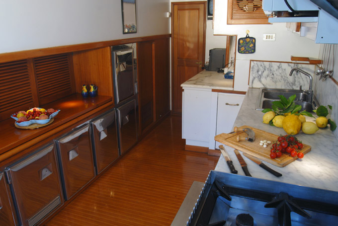 Classic Yacht NAFISA -  Galley.jpg