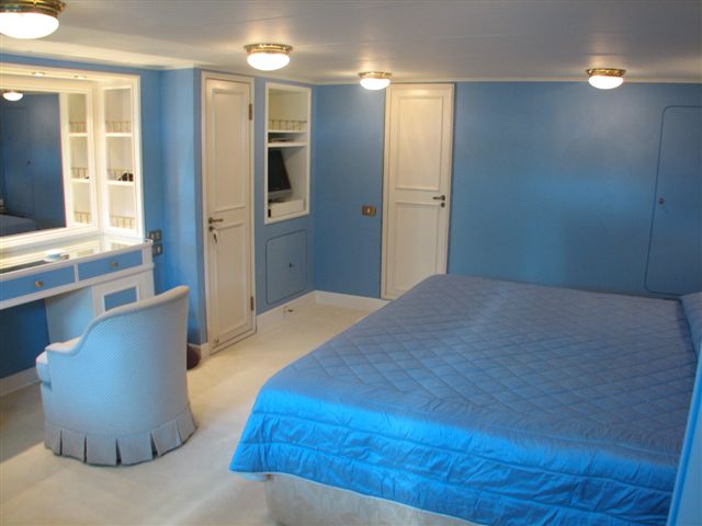 Classic Yacht NAFISA -  Master Cabin.jpg