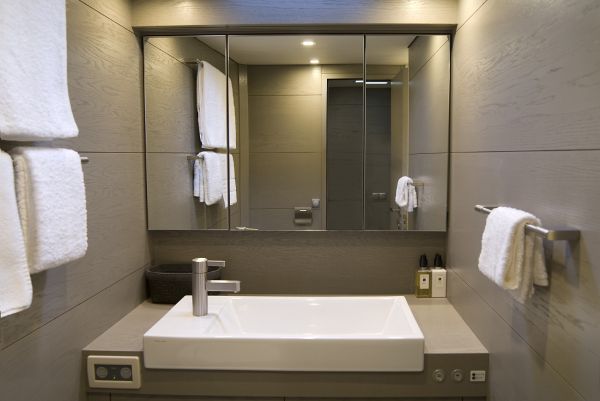 Crackerjack - Master Ensuite.jpg