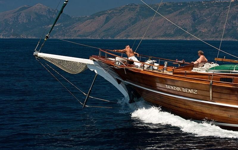 DERIYA DENIZ - Bow shot.jpg
