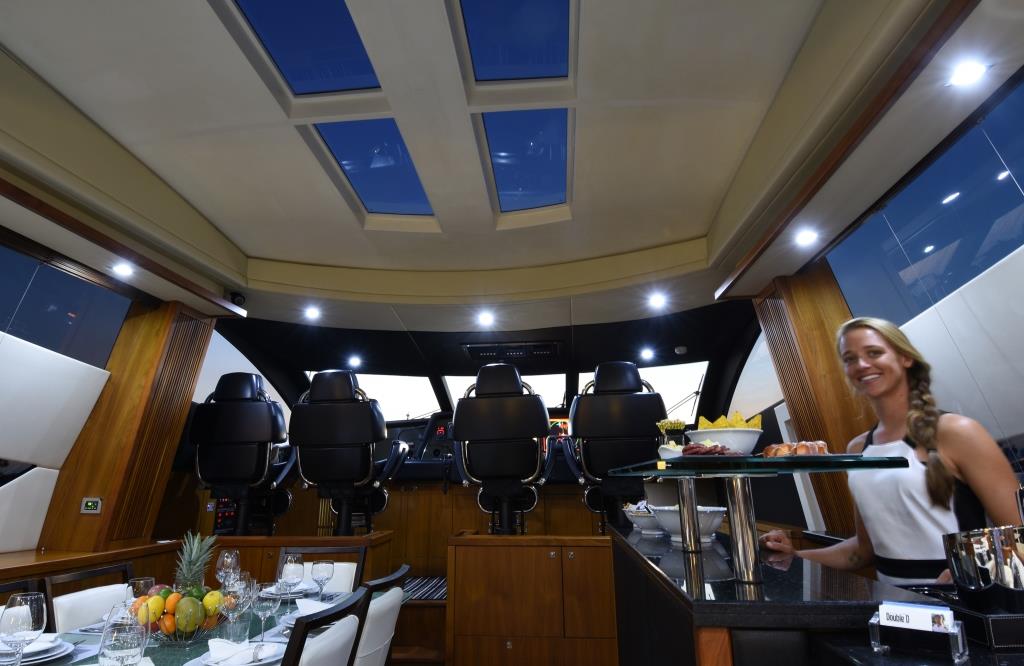 DOUBLE D - Bar on starboard.jpg