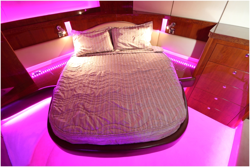 DUJE - VIP cabin mood lighting 2.JPG