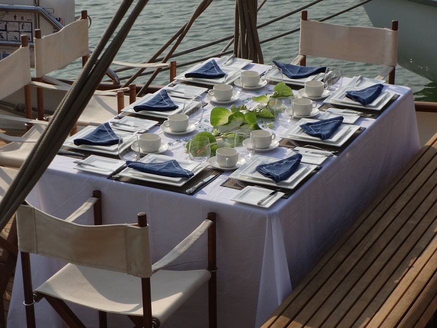 Dallinghoo - Alfresco dining.jpg