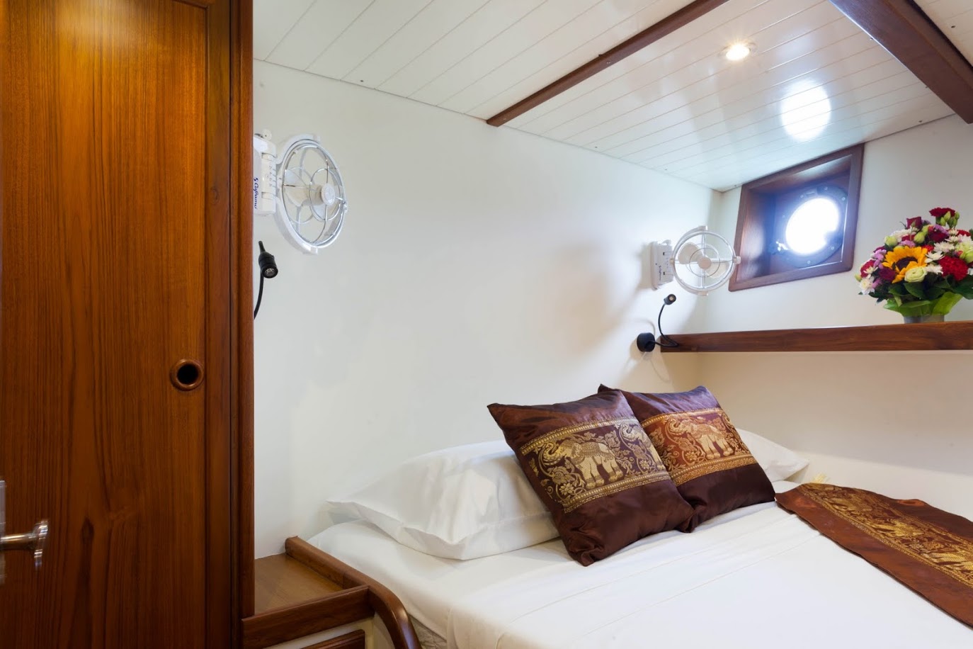 Dallinghoo - Double Cabin 2.jpg