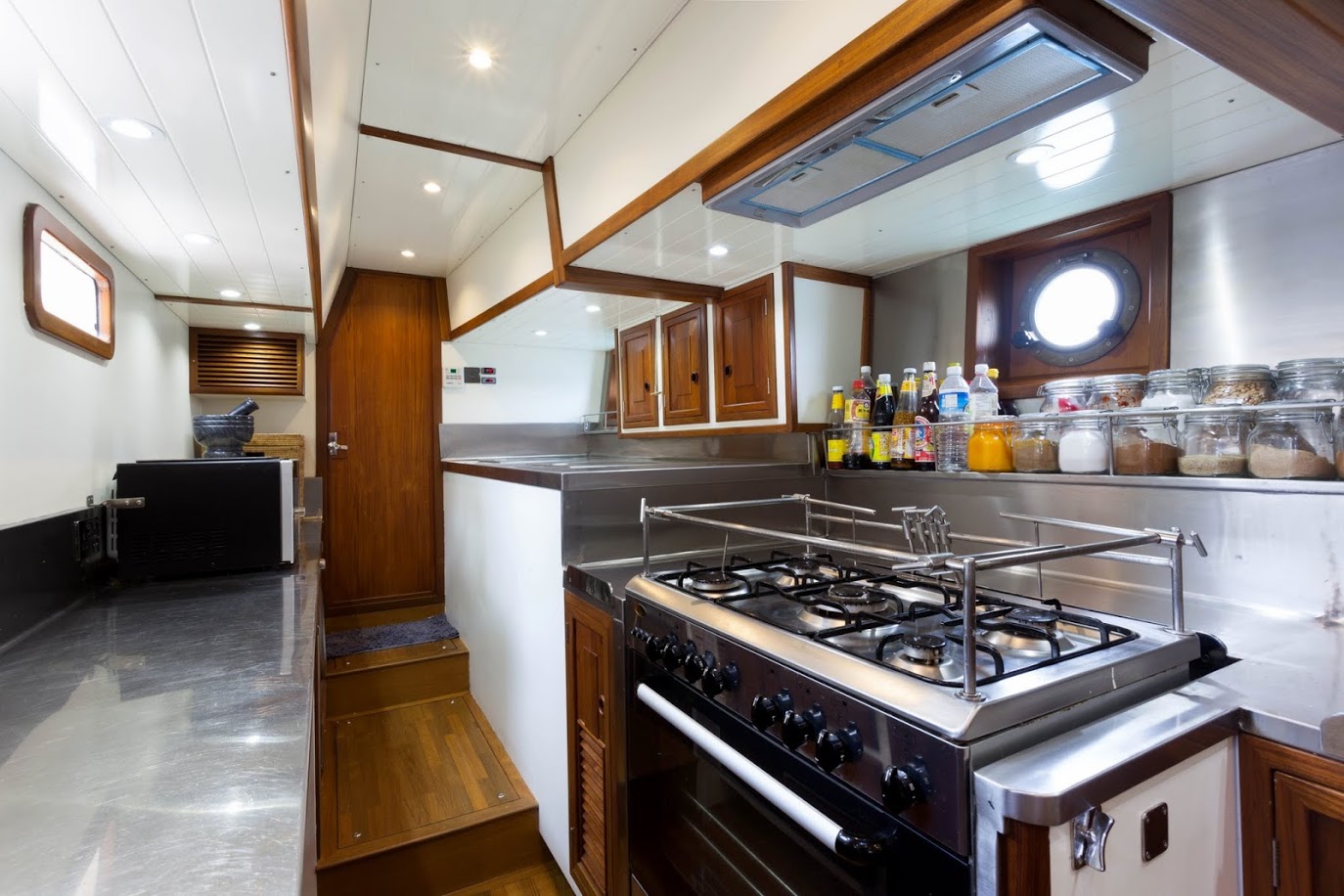 Dallinghoo - Galley.jpg