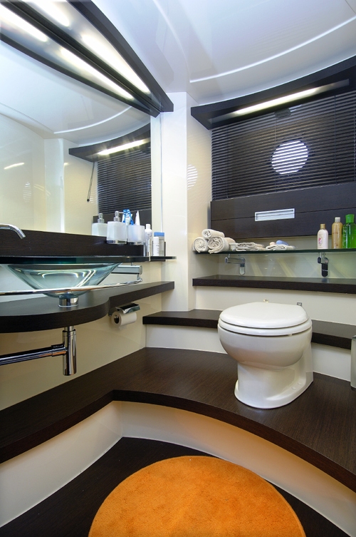 Duke -  Bathroom.jpg
