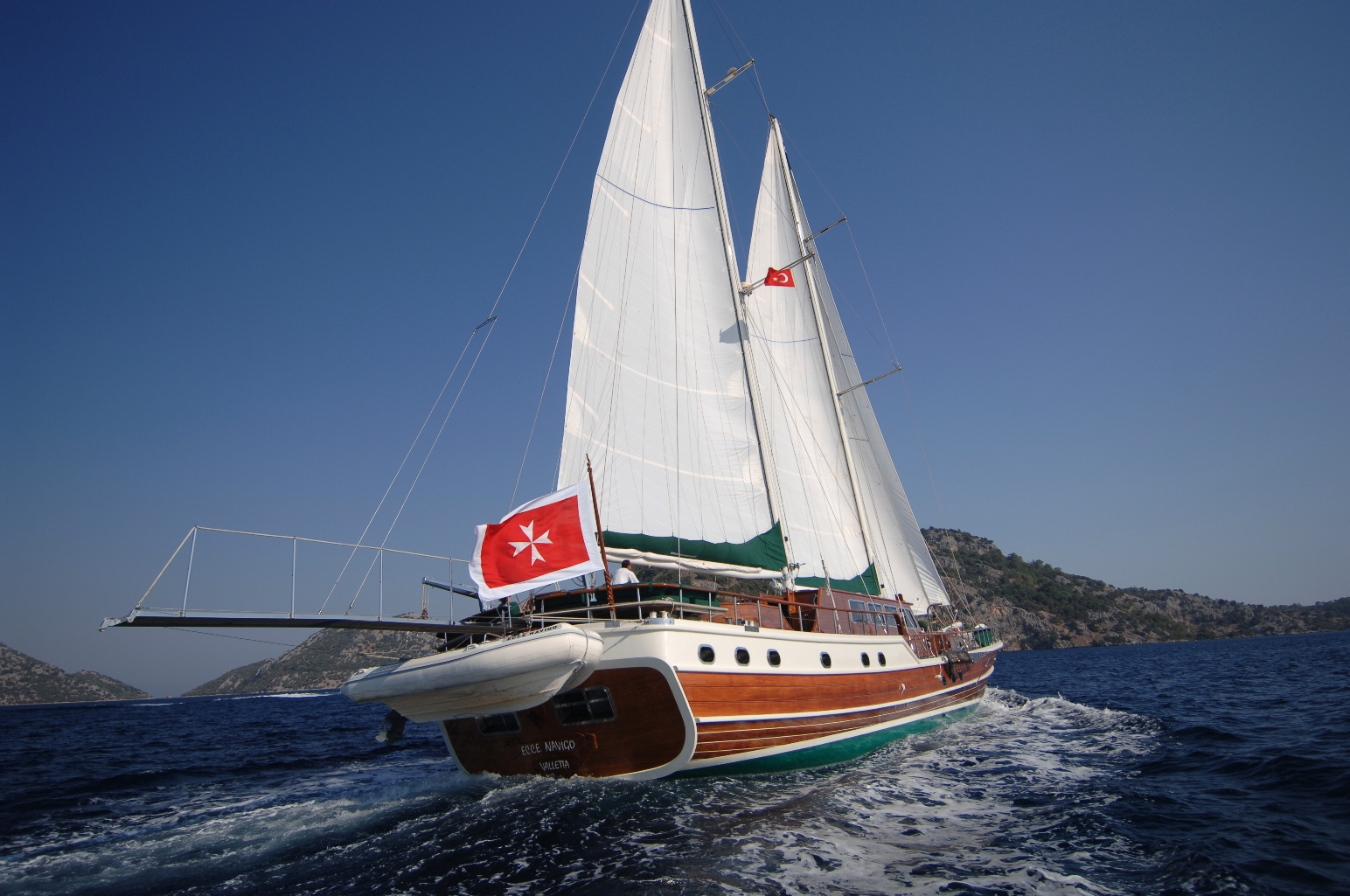 ECCE NAVIGO -  Aft View.jpg