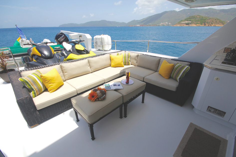 EL JEFE aft deck.jpg