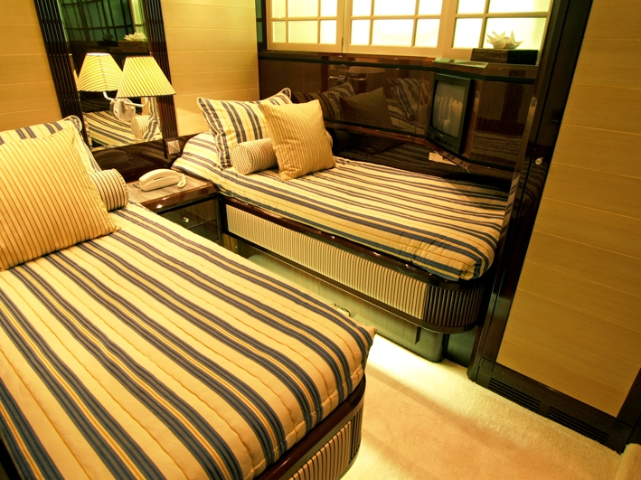 EQUILIBRIUM Twin Cabin2.jpg