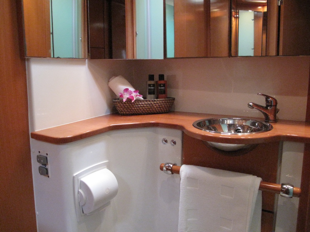 Edu-Cat -  Guest Ensuite.jpg