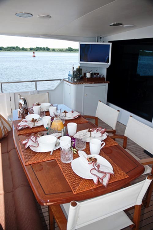 Essence -  Aft Deck Detail.jpg