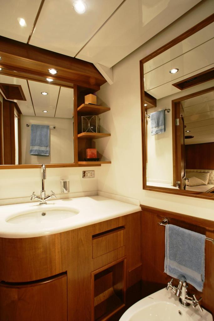 Eta  Bathroom.jpg