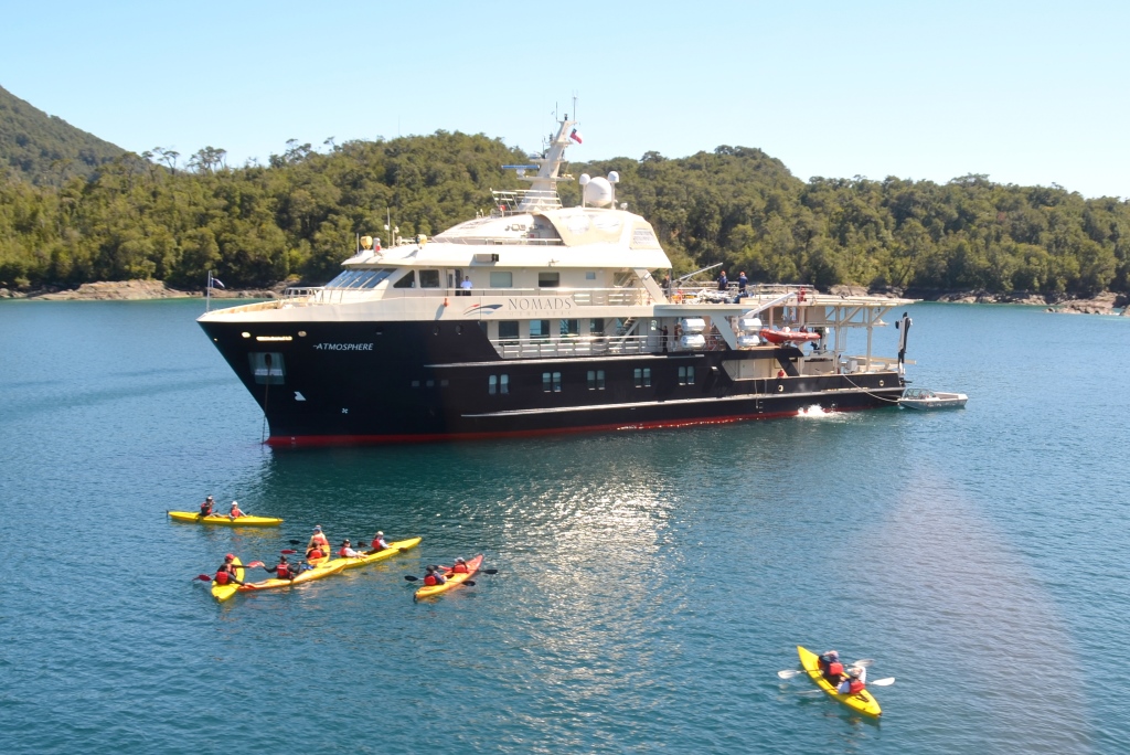 Explorer Yacht ATMOSPHERE -  Kayaking.JPG