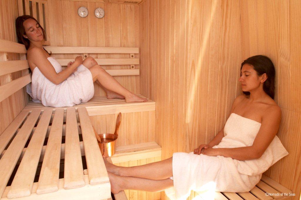Explorer Yacht ATMOSPHERE -  Sauna.jpg