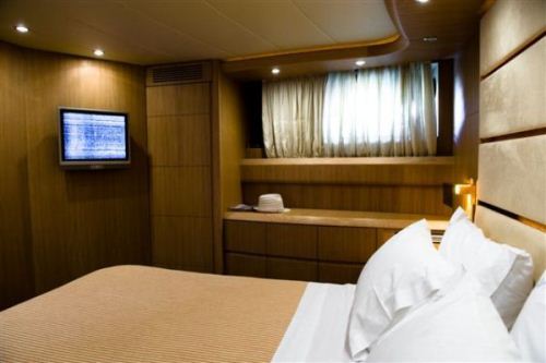 FELICITY 777 -  Guest Cabin 2.jpg