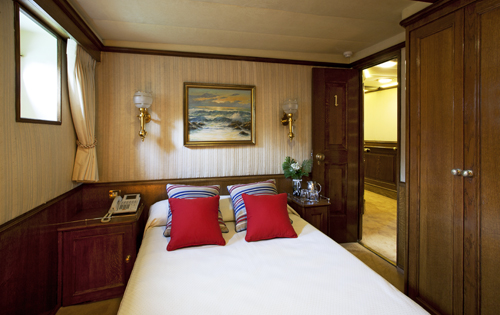 FLEURTJE -   Double Cabin.jpg