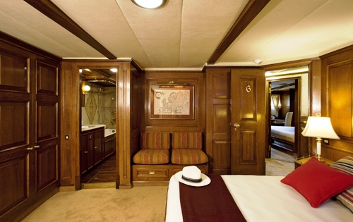 FLEURTJE -   Master Cabin 2.jpg