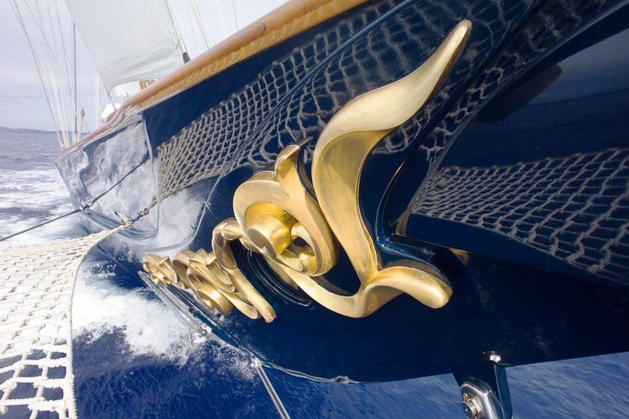 FLEURTJE -  Bow detail.jpg