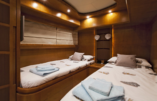 FORZA 8 Motor Twin cabin.jpg