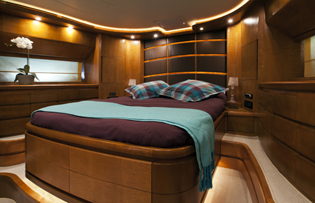 FORZA 8 Motor VIP cabin.jpg