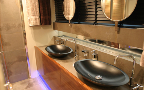 FUNKY TOWN -  Master Ensuite.jpg