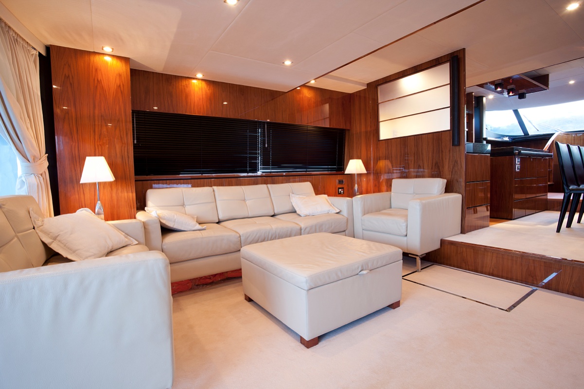 Failrline Squadron 78 XKE -  Main Salon 2.jpg