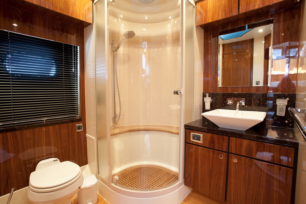 Failrline Squadron 78 XKE -  Master Bathroom.jpg