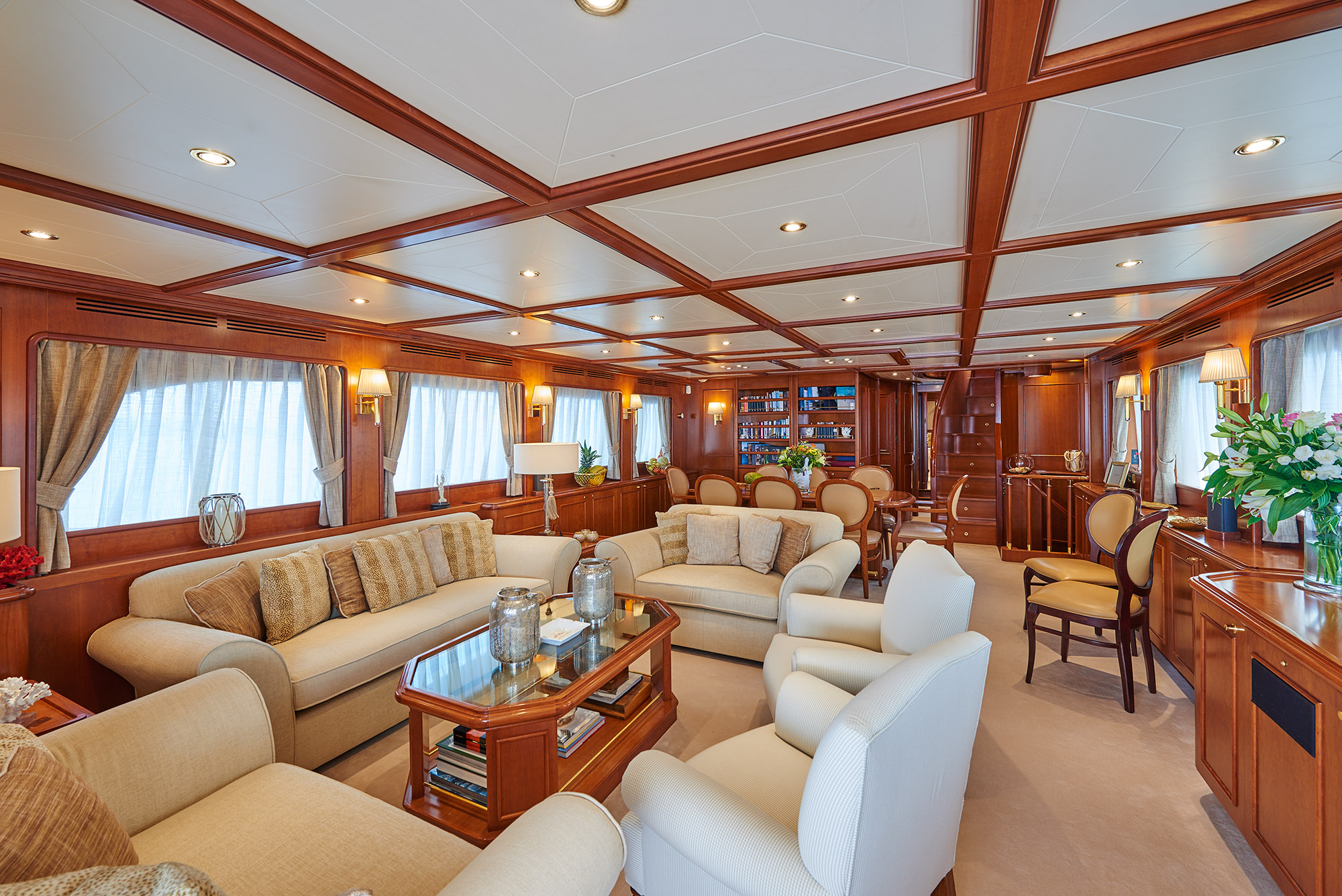Ferretti Motor Yacht IMAGINE - Salon.jpg