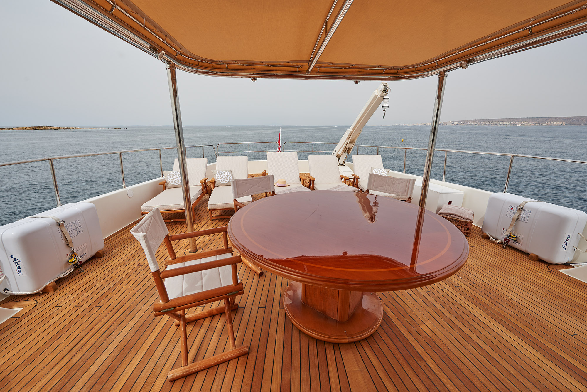 Ferretti Motor Yacht IMAGINE - Sundeck.jpg