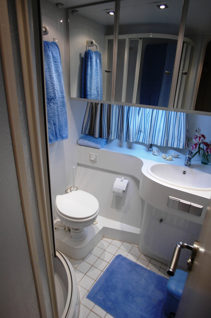 First Blue -  VIP bath.jpg