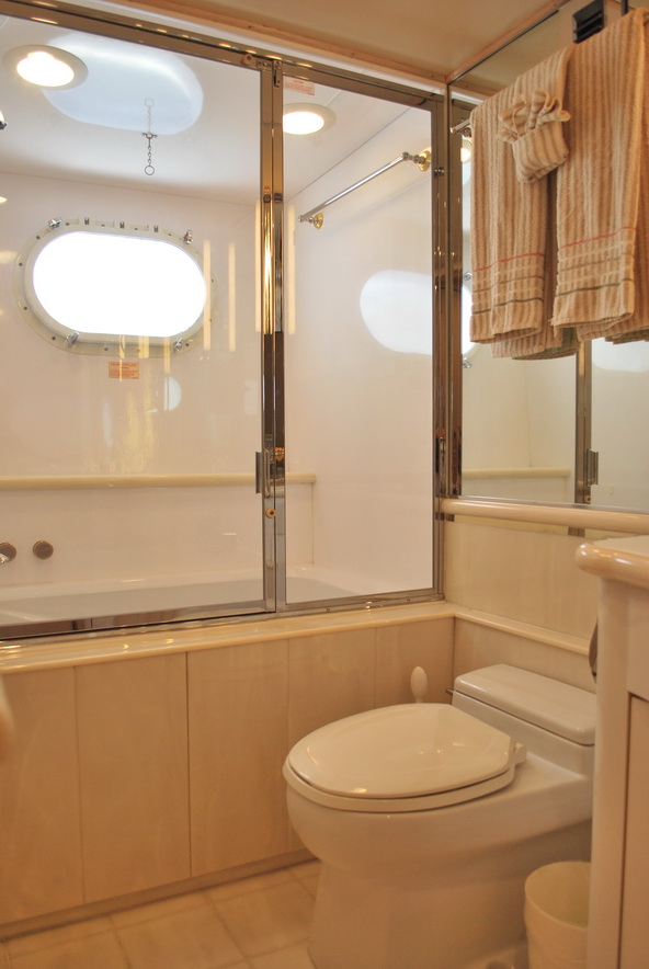 GILAINE O - Guest double cabin ensuite 2.jpg