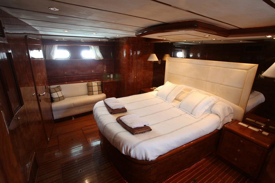 GOLDFINGER Master cabin.jpg