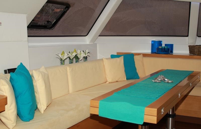 GREENBOAT I - Salon dining.jpg