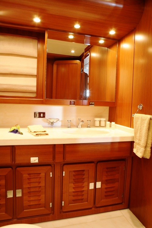 Gitana -  Bathroom.jpg