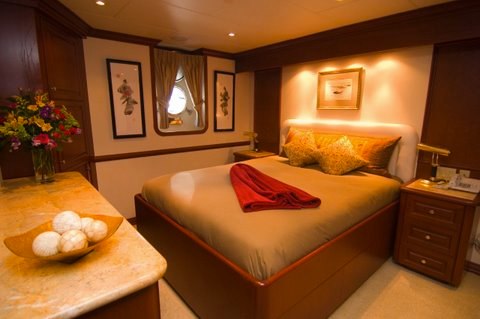 Golf Charter Yacht Stargazer -  Guest Cabin 2.jpg