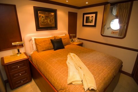Golf Charter Yacht Stargazer -  Guest Cabin.jpg