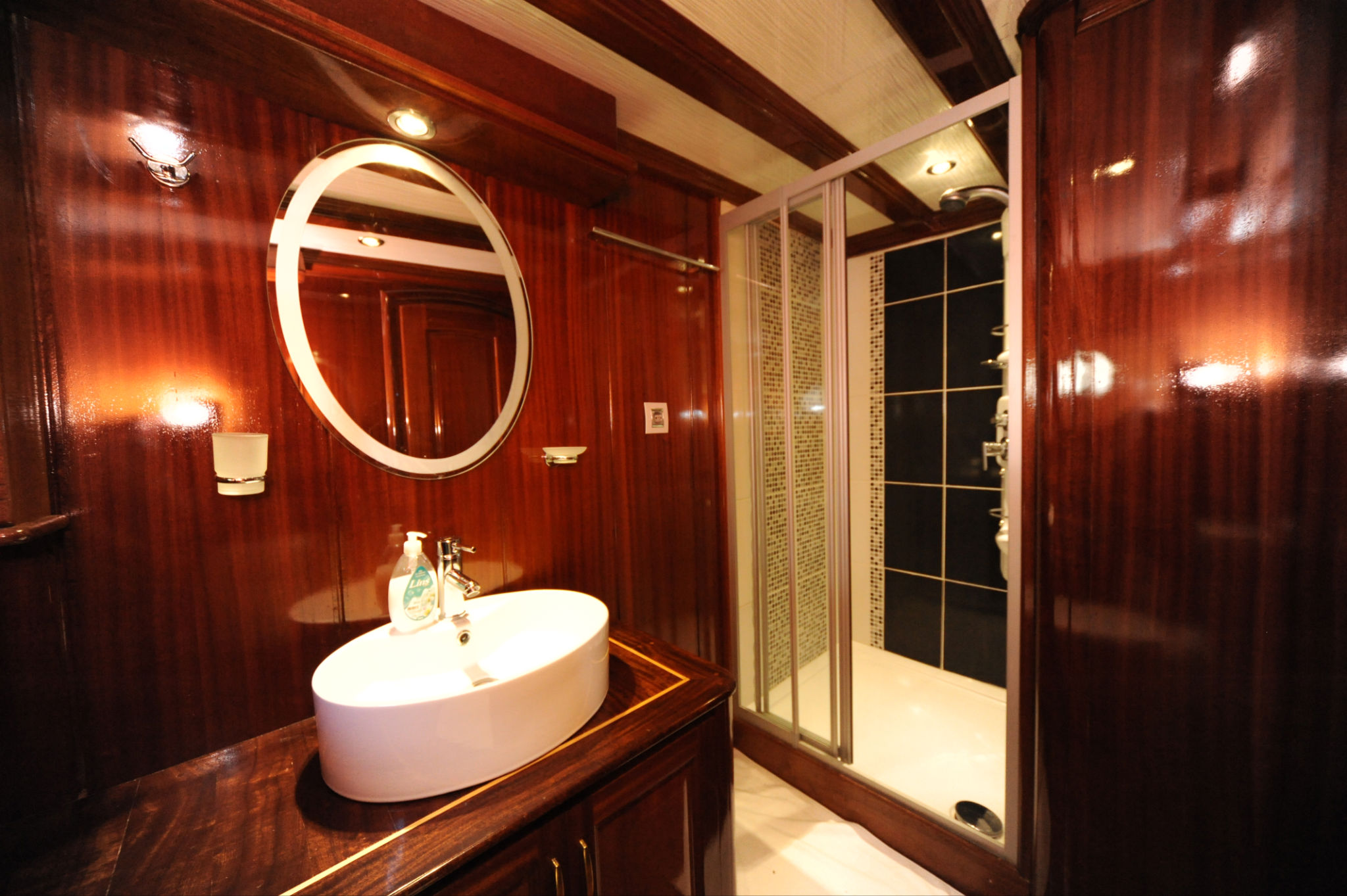 Gulet DEAR LILA - Guest Ensuite 2.JPG