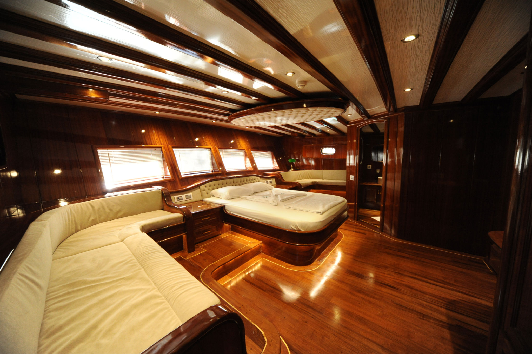 Gulet DEAR LILA - Master Cabin.JPG