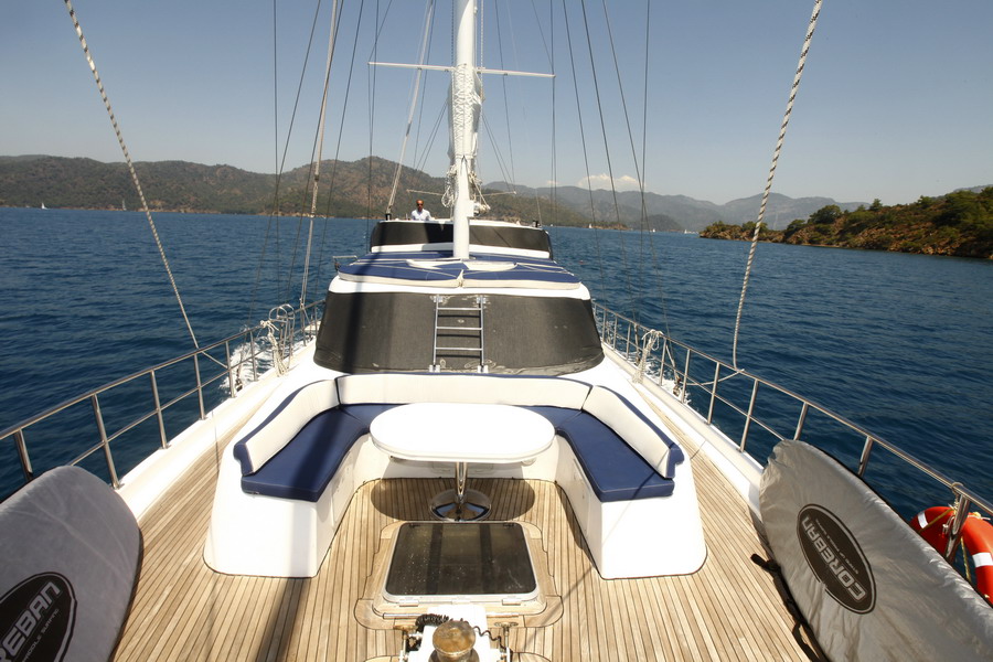 Gulet Esma Sultan II -  Foredeck Seating.jpg