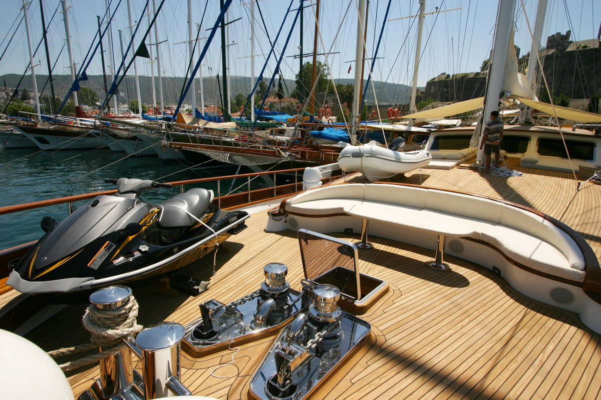 Gulet KAYA GUNERI V -  Foredeck.jpg