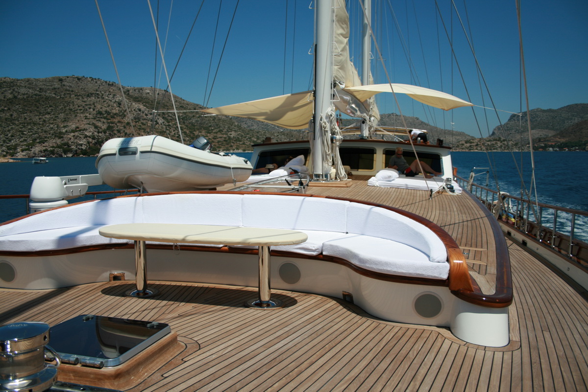 Gulet KAYA GUNERI V -  Forward Seating.jpg